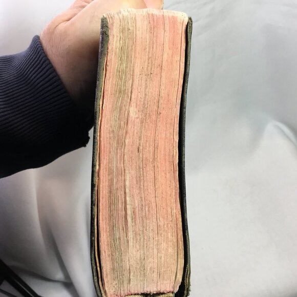 Holy Bible World 1945 KJV Red Letter Genuine Leather Concordance Thumb Indexed - Picture 6 of 16